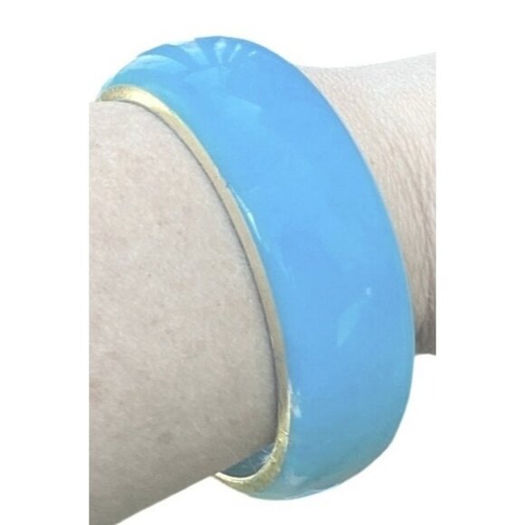 Unbranded Jewelry - Vintage Chunky Y2K Turquoise Blue Lucite Bangle Bracelet with Gold Tome Edging